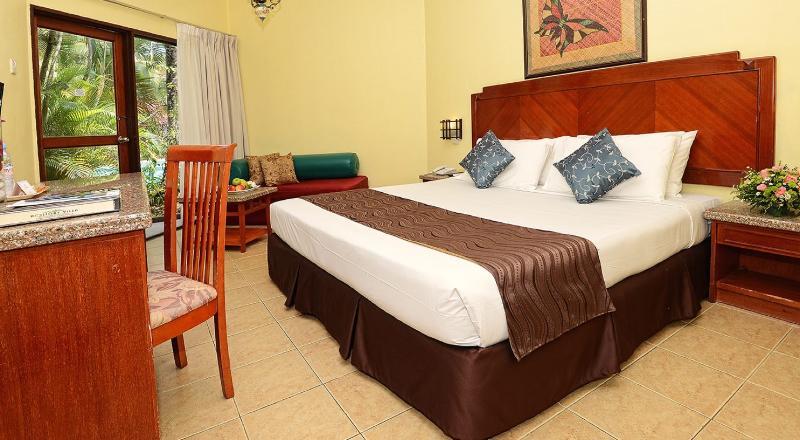 Holiday Villa Beach Resort צראטינג מראה חיצוני תמונה